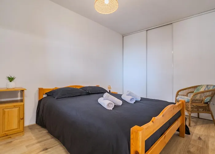 R-plane - Jolie T2 Proche Du Canal *